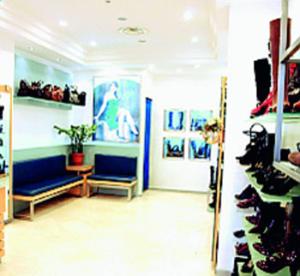 Stagione dei saldi in archivio col segno meno