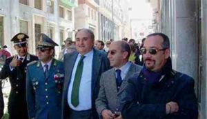 Lo Stato fra i commercianti