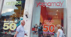 Saldi, vendite in forte calo Brocca: «La crisi è evidente»