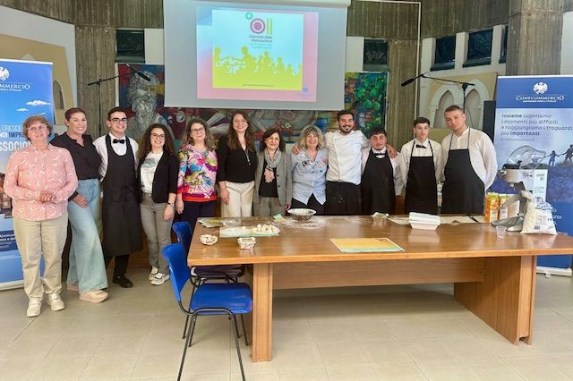 Laboratorio didattico FIPE-Confcommercio Siracusa: i bambini scoprono la pasta di mandorla con i maestri della ristorazione