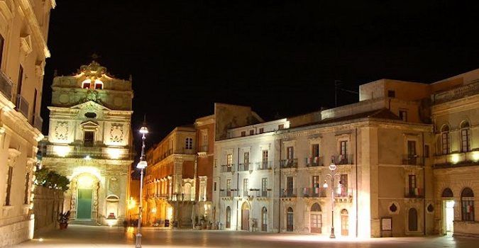 Siracusa, 2750 anni per innamorarsene, una notte per viverla: si avvicina “Aperto per cultura”, il 6 maggio Ortigia si metterà in mostra 